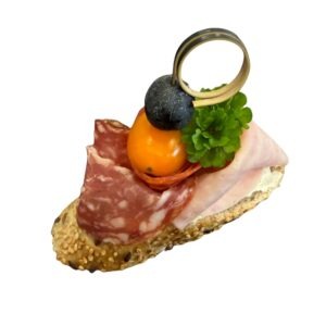 Kanapka tři druhy uzenin - catering pro firmy i na soukromé oslavy