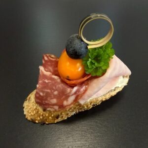 Kanapka tři druhy uzenin - catering pro firmy i na soukromé oslavy